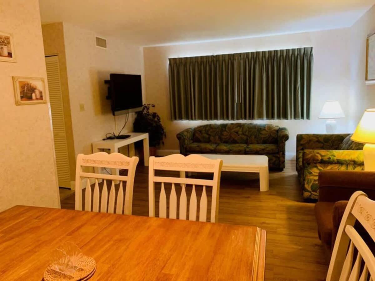 *Delightful Family Beach Retreat*Pool, Steps To The Sand*H32-3 マートルビーチ エクステリア 写真